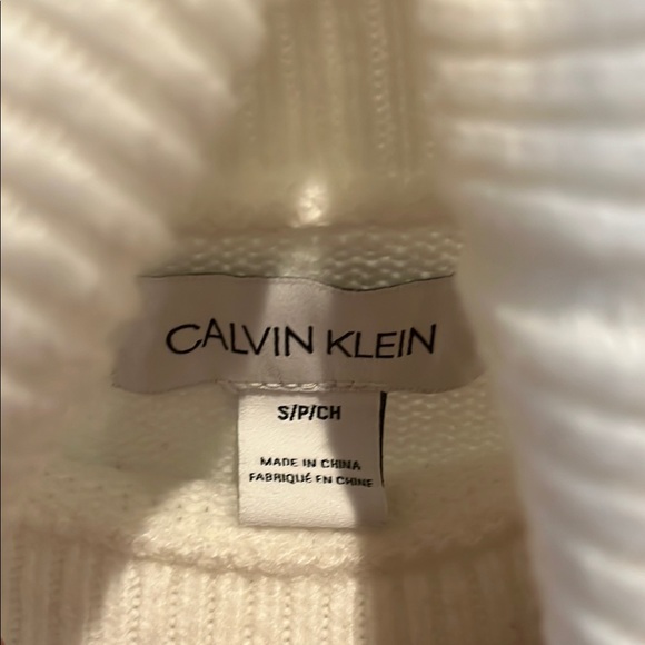 Women’s Calvin Klein White Turtleneck Sweater - Picture 4 of 4